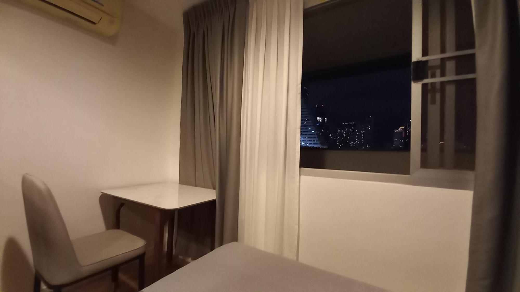 Panoramic City View Room At Silom Bangkok Room photo